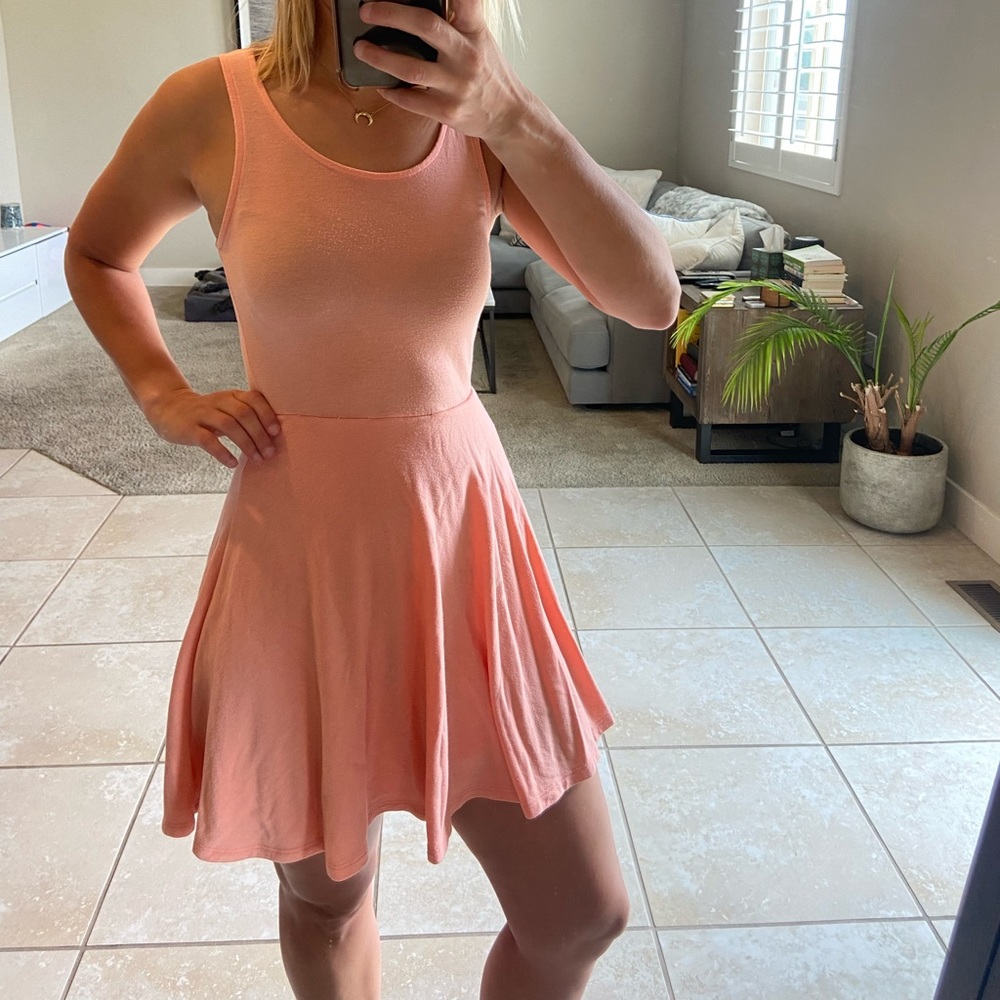 Favorite summer dresses in peach!